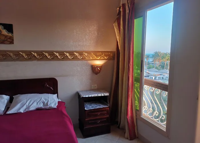 Golden Rose Hotel